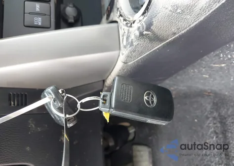 2017 Toyota Rav4 Limited z USA, uszkodzony, nr VIN 2T3DFREV6HW687288